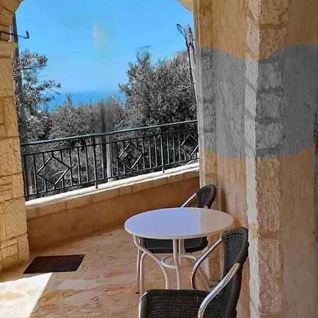 Agapi House بيت خشبي *