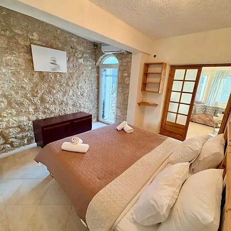 Agapi House بيت خشبي *